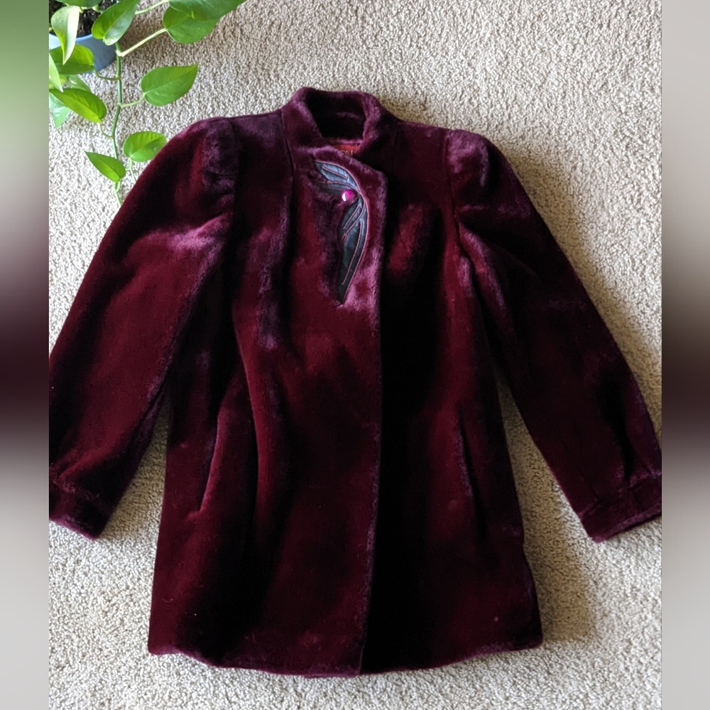 Vintage Sasson Burgundy Faux Fur Coat.  Sz 6 EUC